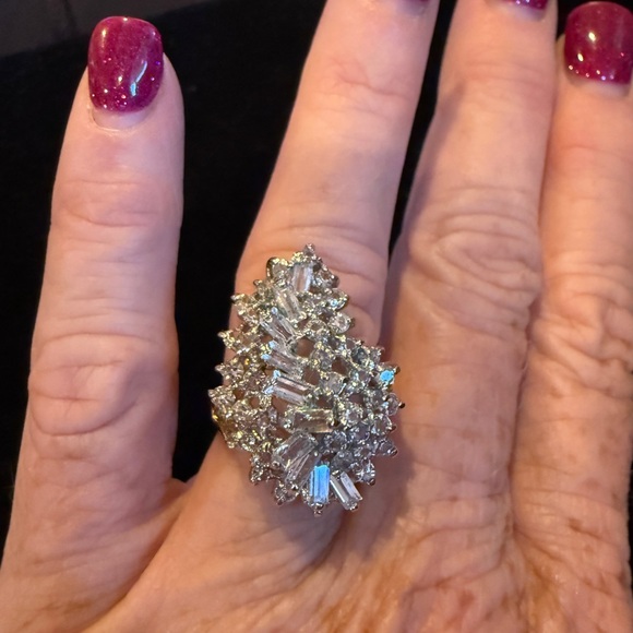 Jewelry - Elegant Silver Australian Crystal Cluster Ring, size 8.25